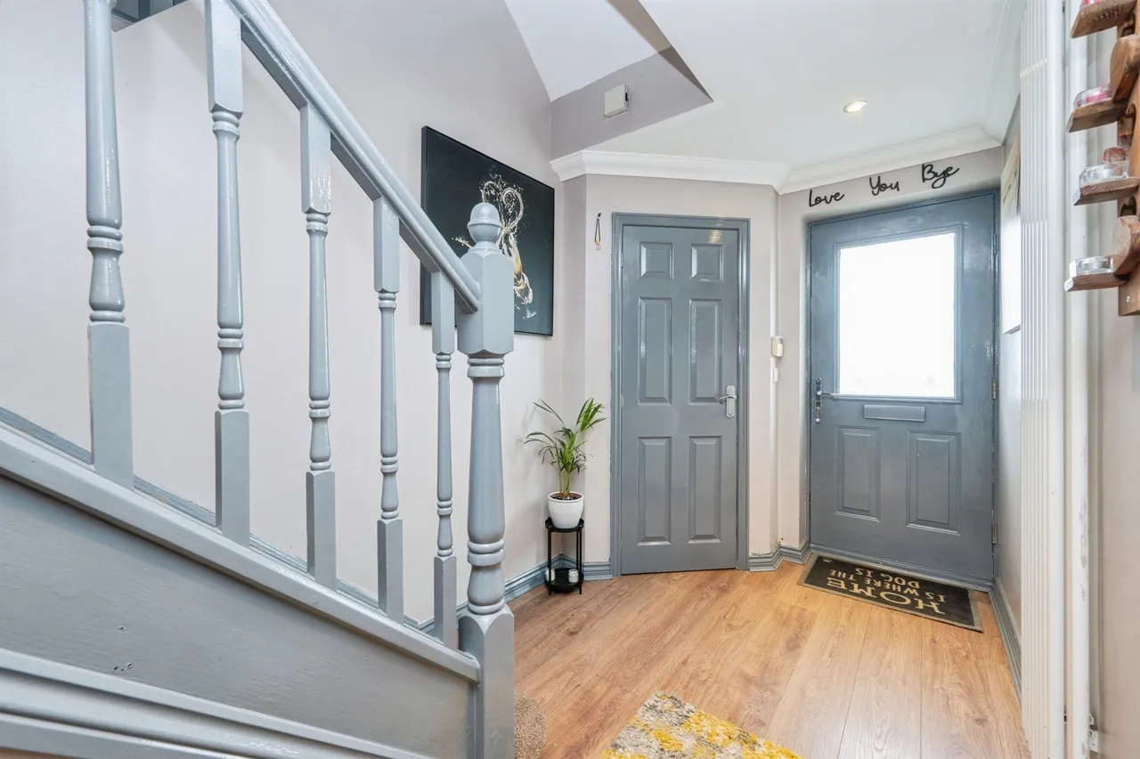 Avon Way, Hilton, DE65, photo 2