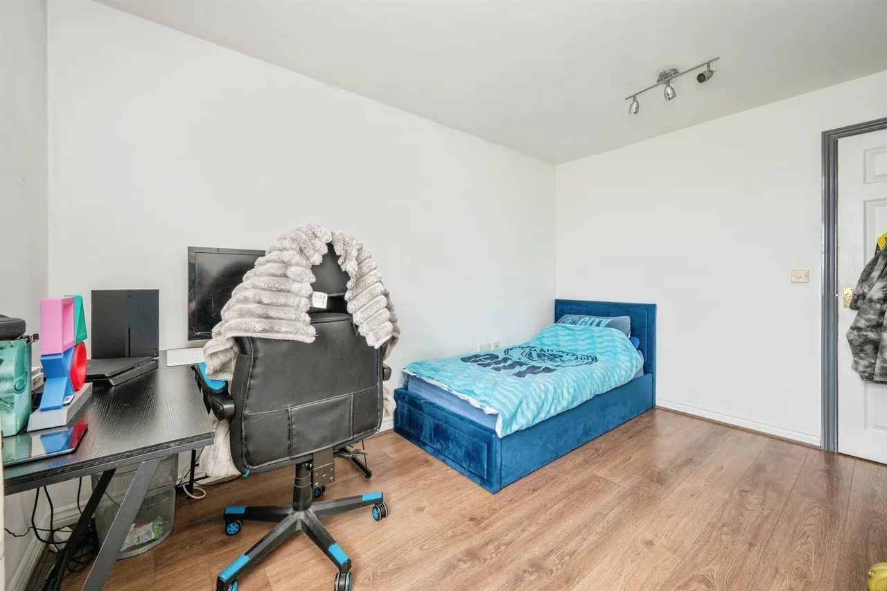 Avon Way, Hilton, DE65, photo 11