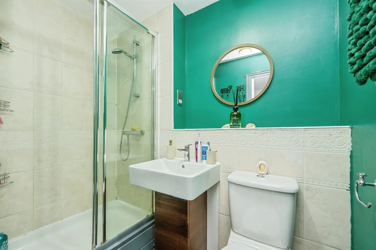 Avon Way, Hilton, DE65, photo 17