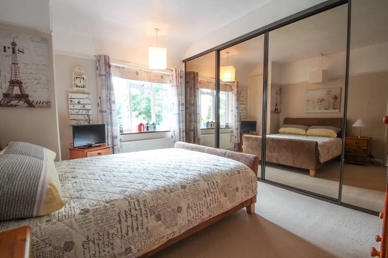 Crathie Road, London, photo 8