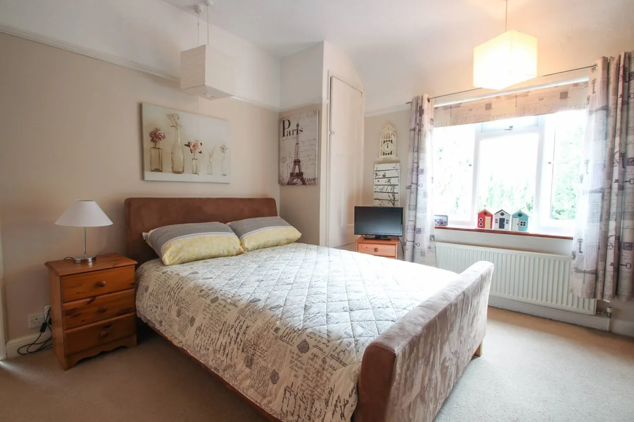 Crathie Road, London, photo 7