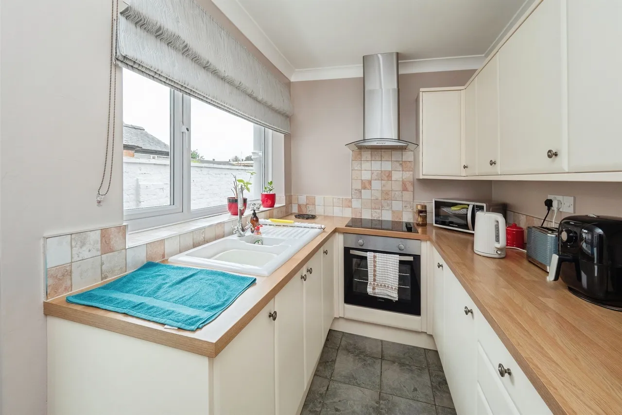 Grovehill Road, Beverley, photo 3