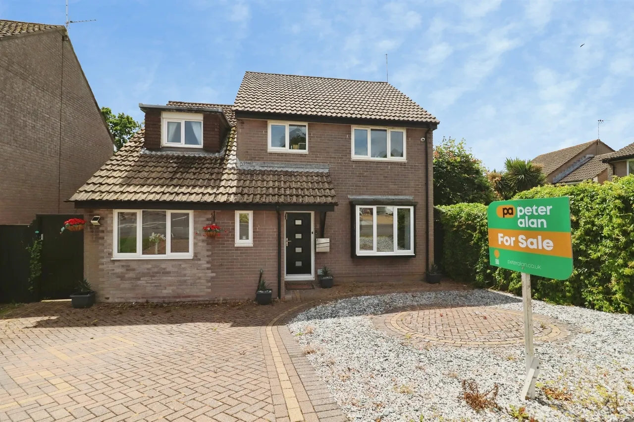 4 bed house for sale, Bassett Road, Penarth, CF64