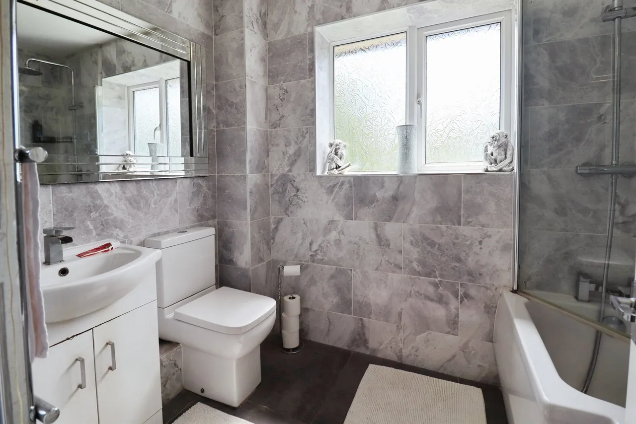 Bassett Road, Penarth, CF64, photo 15