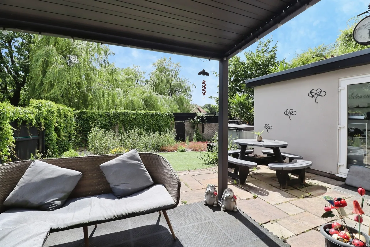 Bassett Road, Penarth, CF64, photo 19