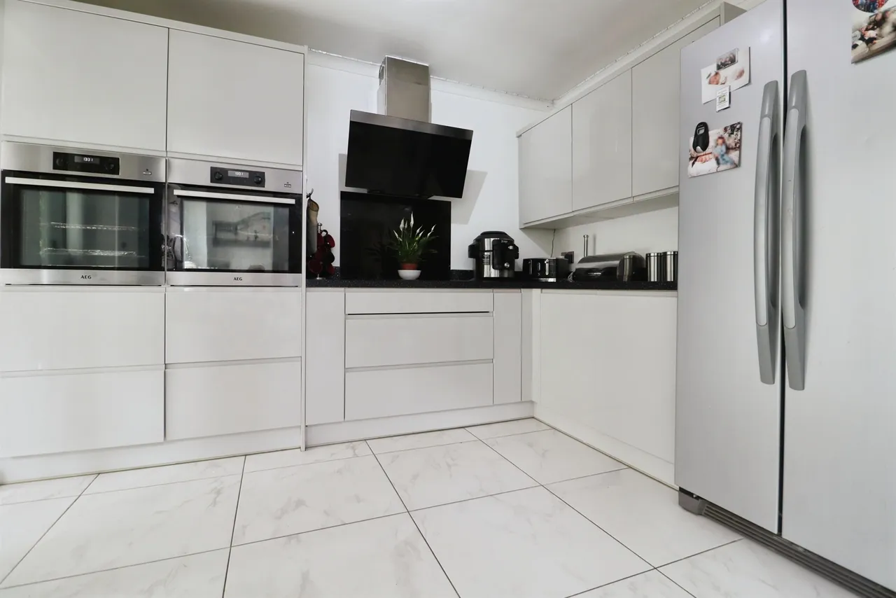 Bassett Road, Penarth, CF64, photo 5