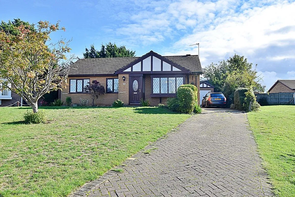 3 bed house for sale, Chatsworth Close, Nettleham Fields
