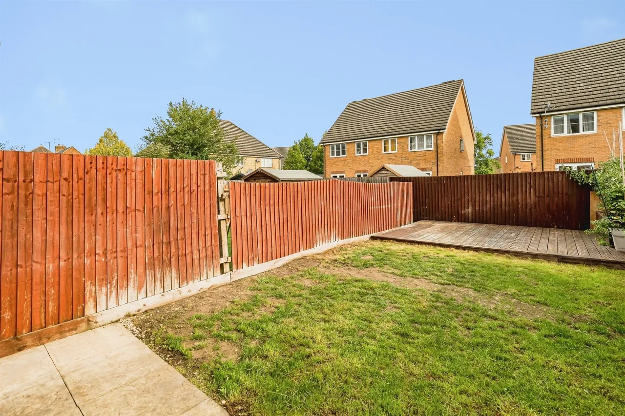 Fuggle Drive, Aylesbury, HP21, photo 12