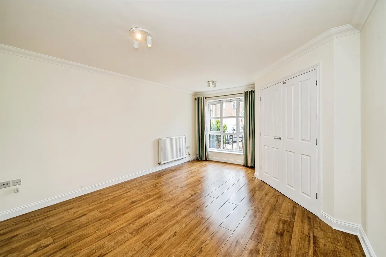 Fuggle Drive, Aylesbury, HP21, photo 3