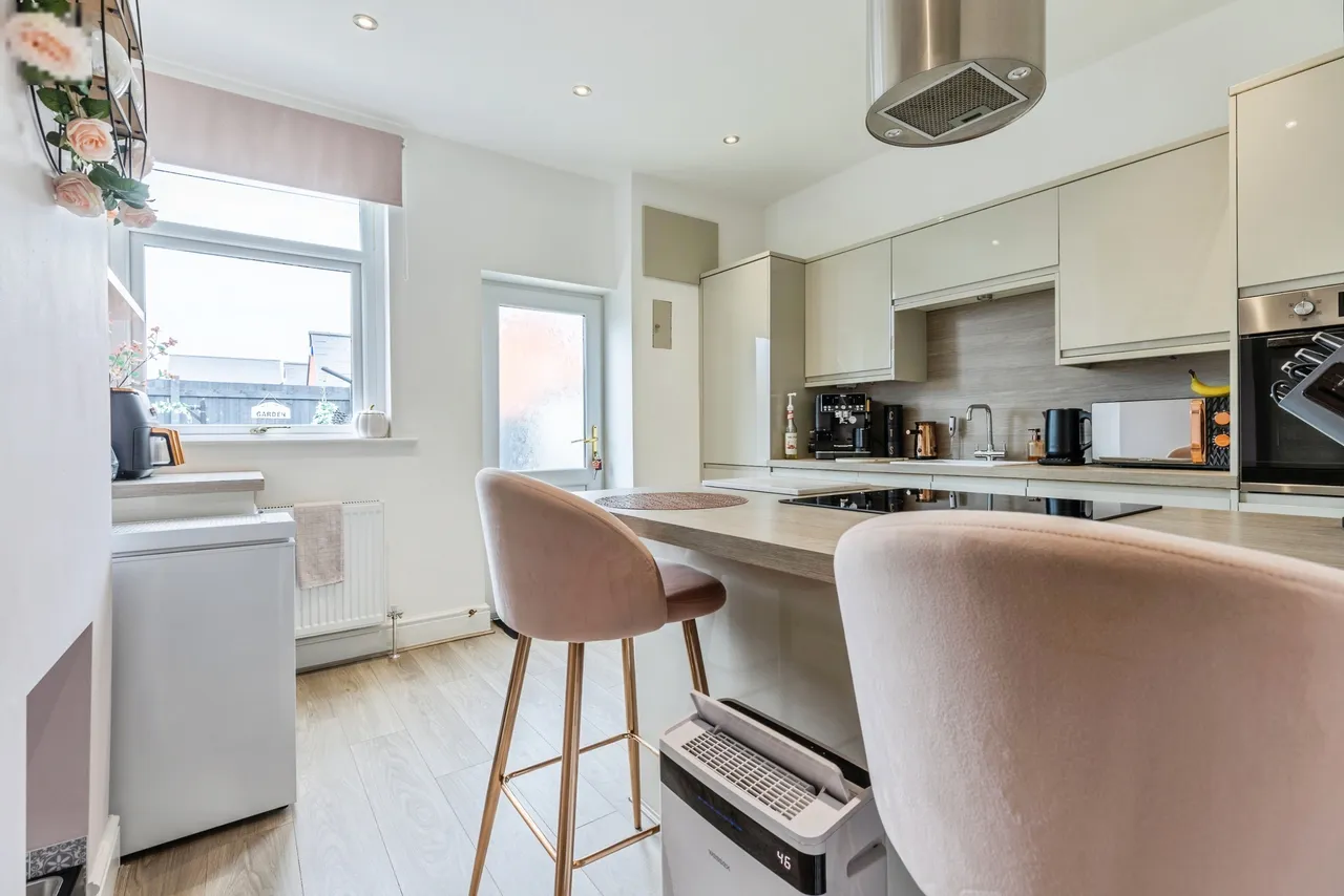 Moss Hall Road, Accrington, photo 5