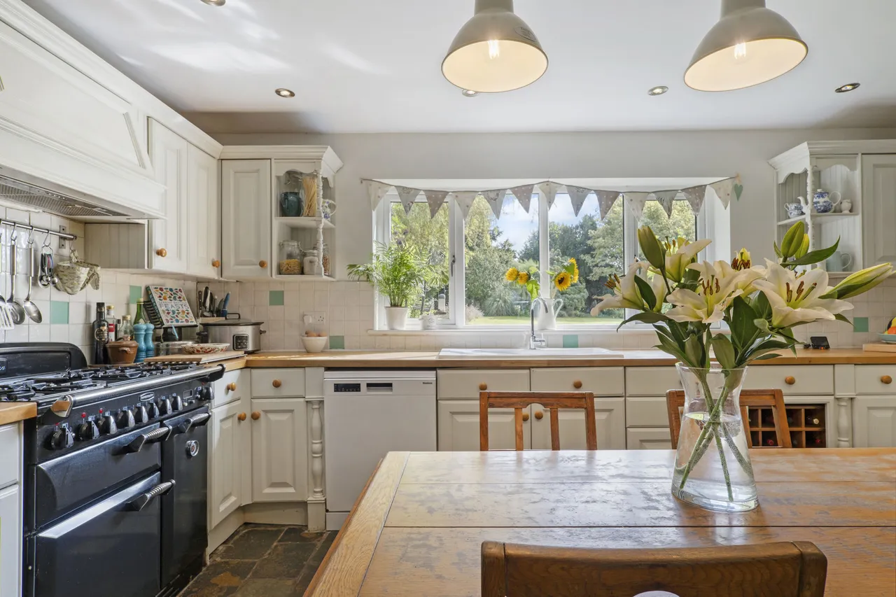 Stanton St Bernard, Marlborough, SN8, photo 2