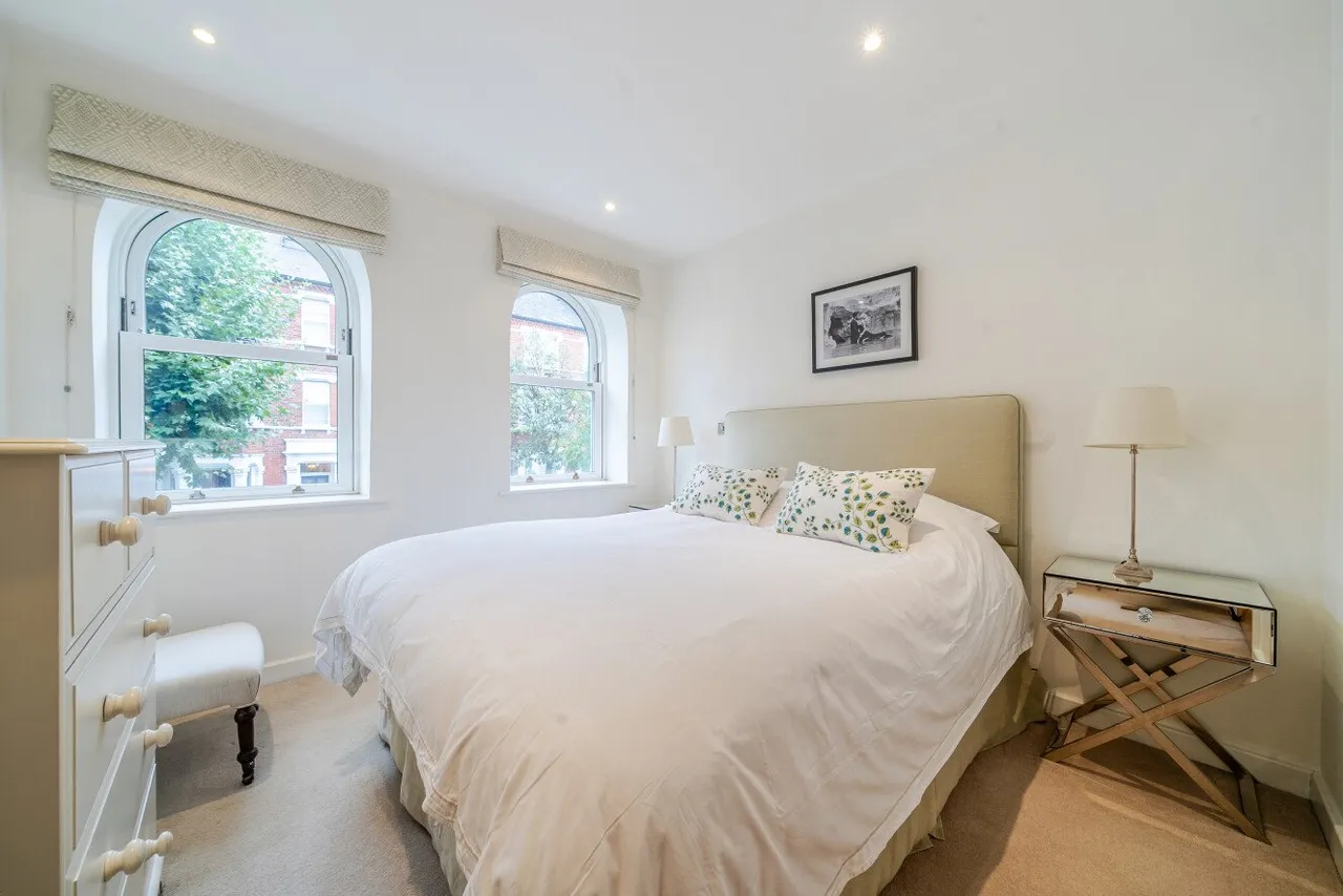 Wendle Square, Battersea, SW11, photo 3