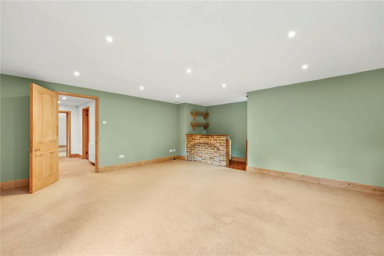 Whitmead Lane, Tilford, GU10, photo 7
