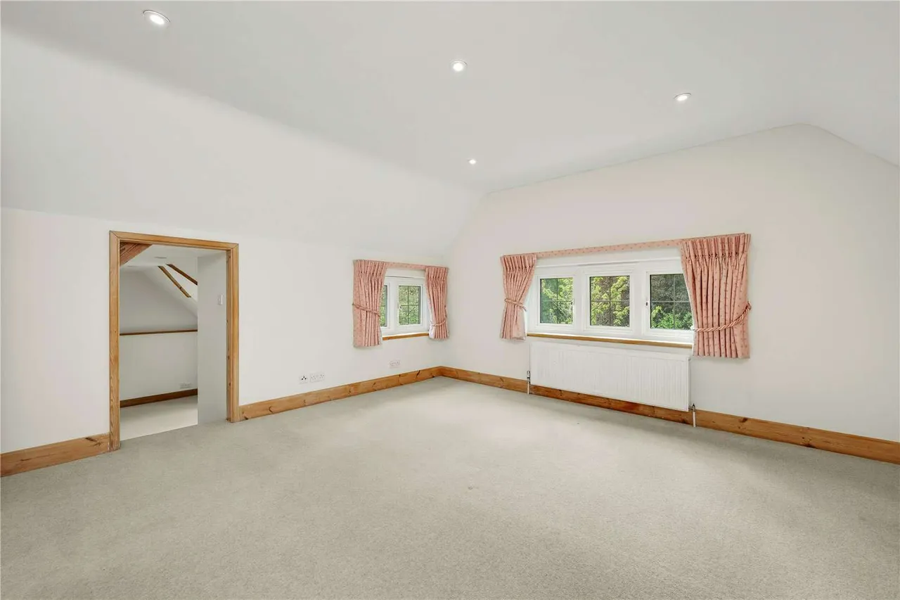 Whitmead Lane, Tilford, GU10, photo 15
