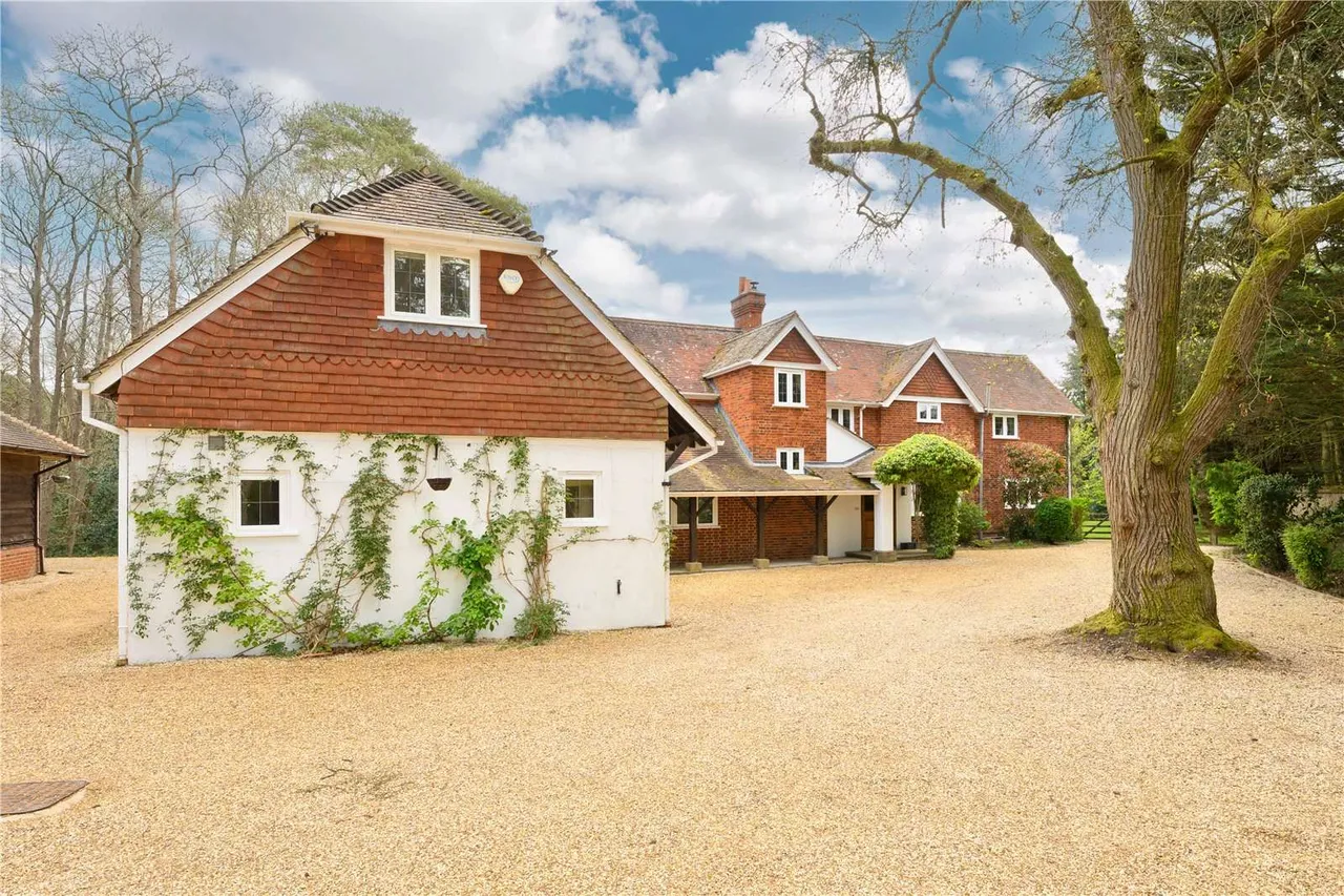 Whitmead Lane, Tilford, GU10, photo 2