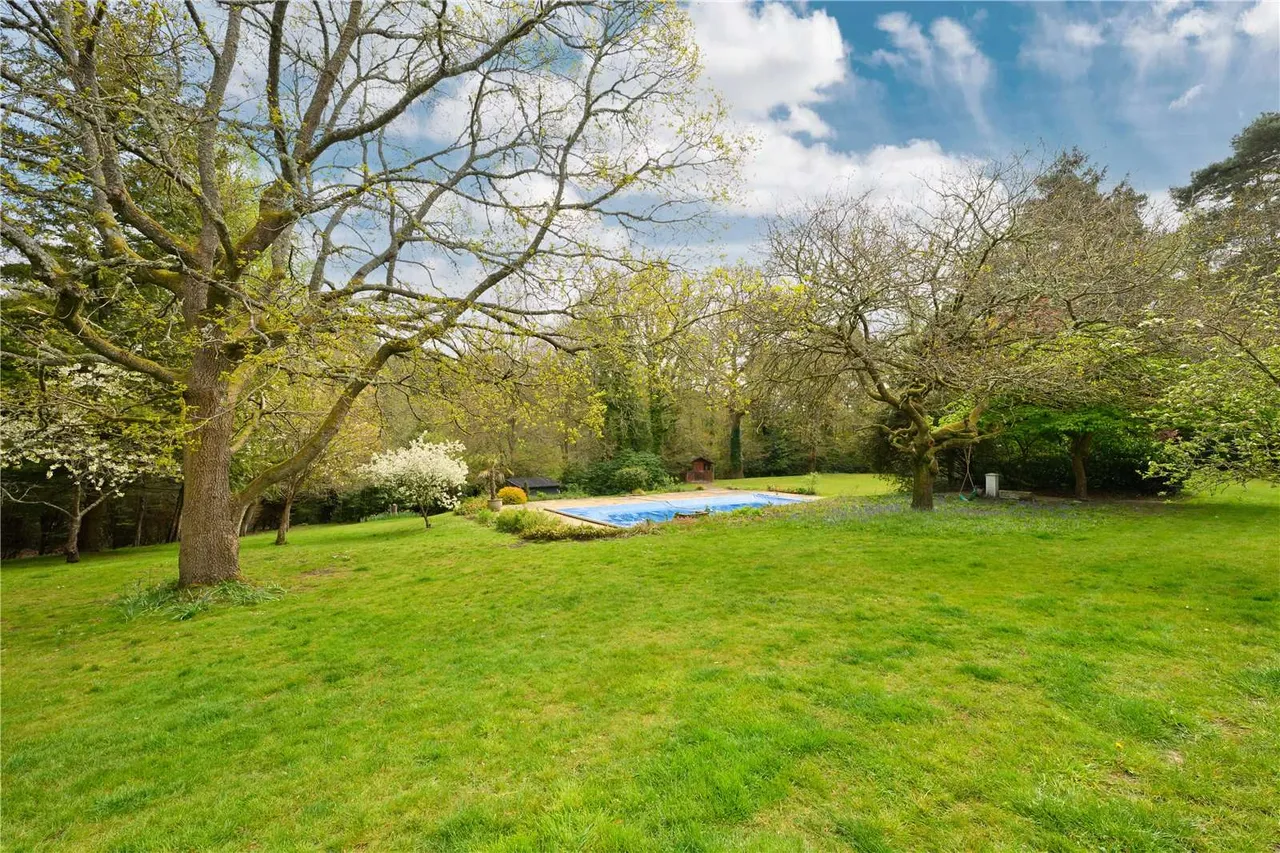 Whitmead Lane, Tilford, GU10, photo 26