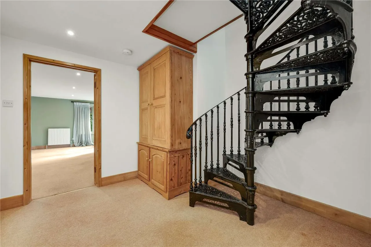 Whitmead Lane, Tilford, GU10, photo 13