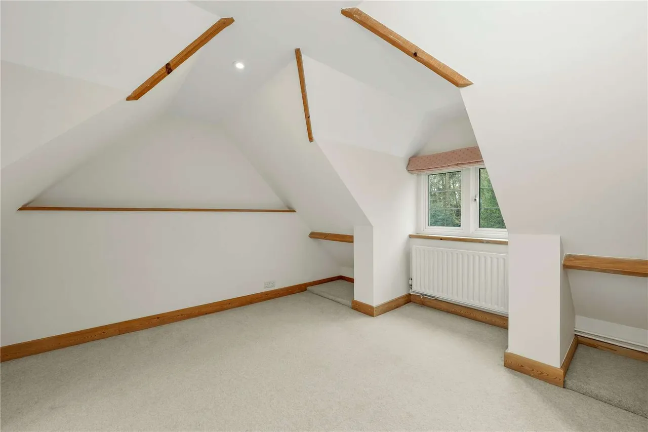 Whitmead Lane, Tilford, GU10, photo 28