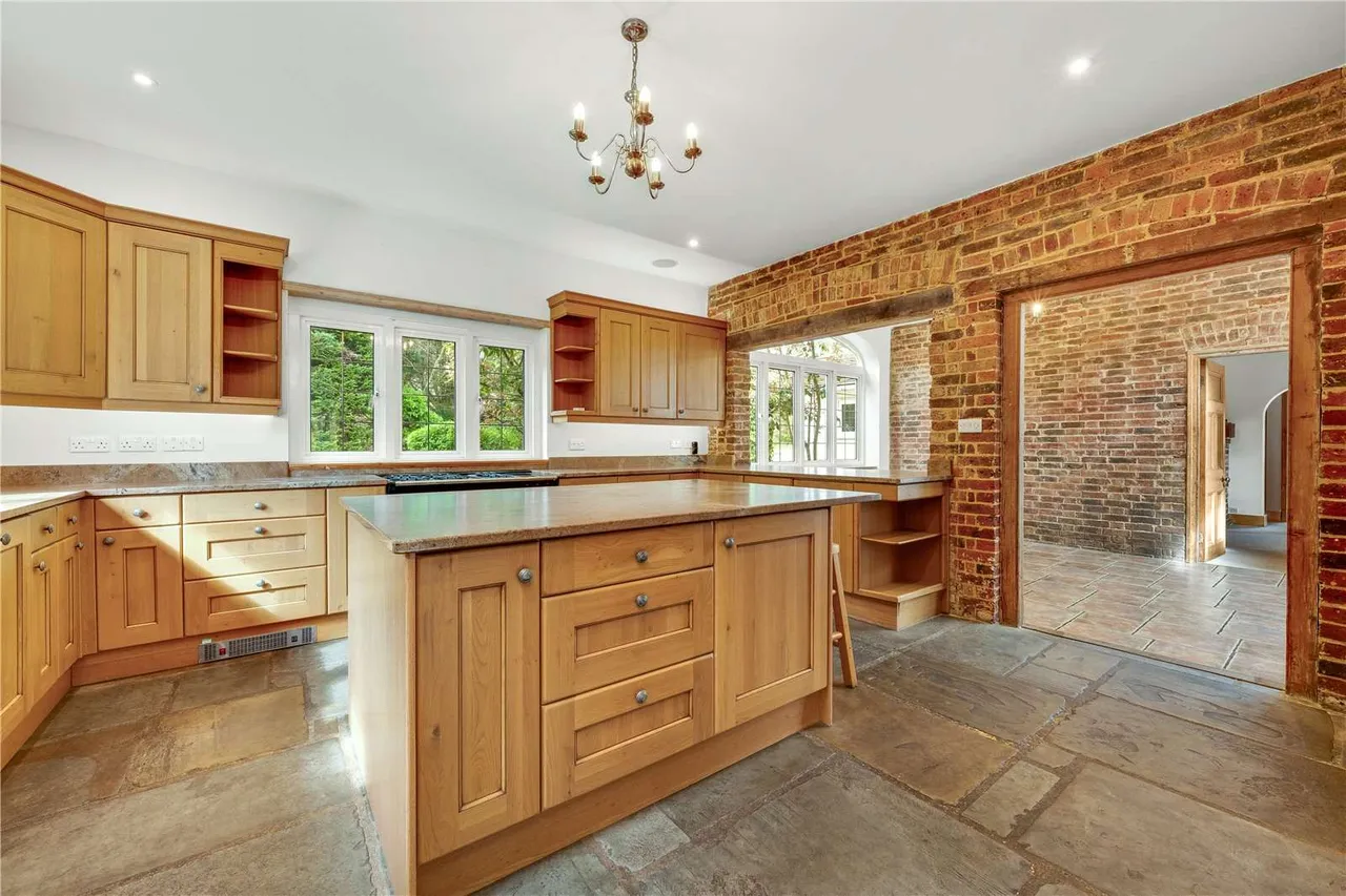 Whitmead Lane, Tilford, GU10, photo 6