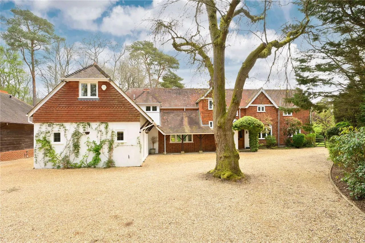 Whitmead Lane, Tilford, GU10, photo 27