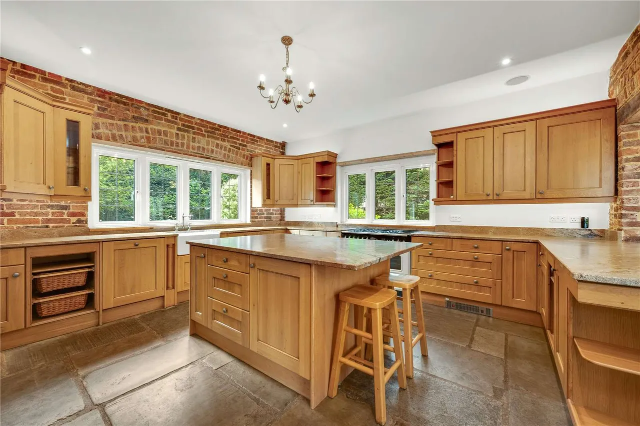 Whitmead Lane, Tilford, GU10, photo 5