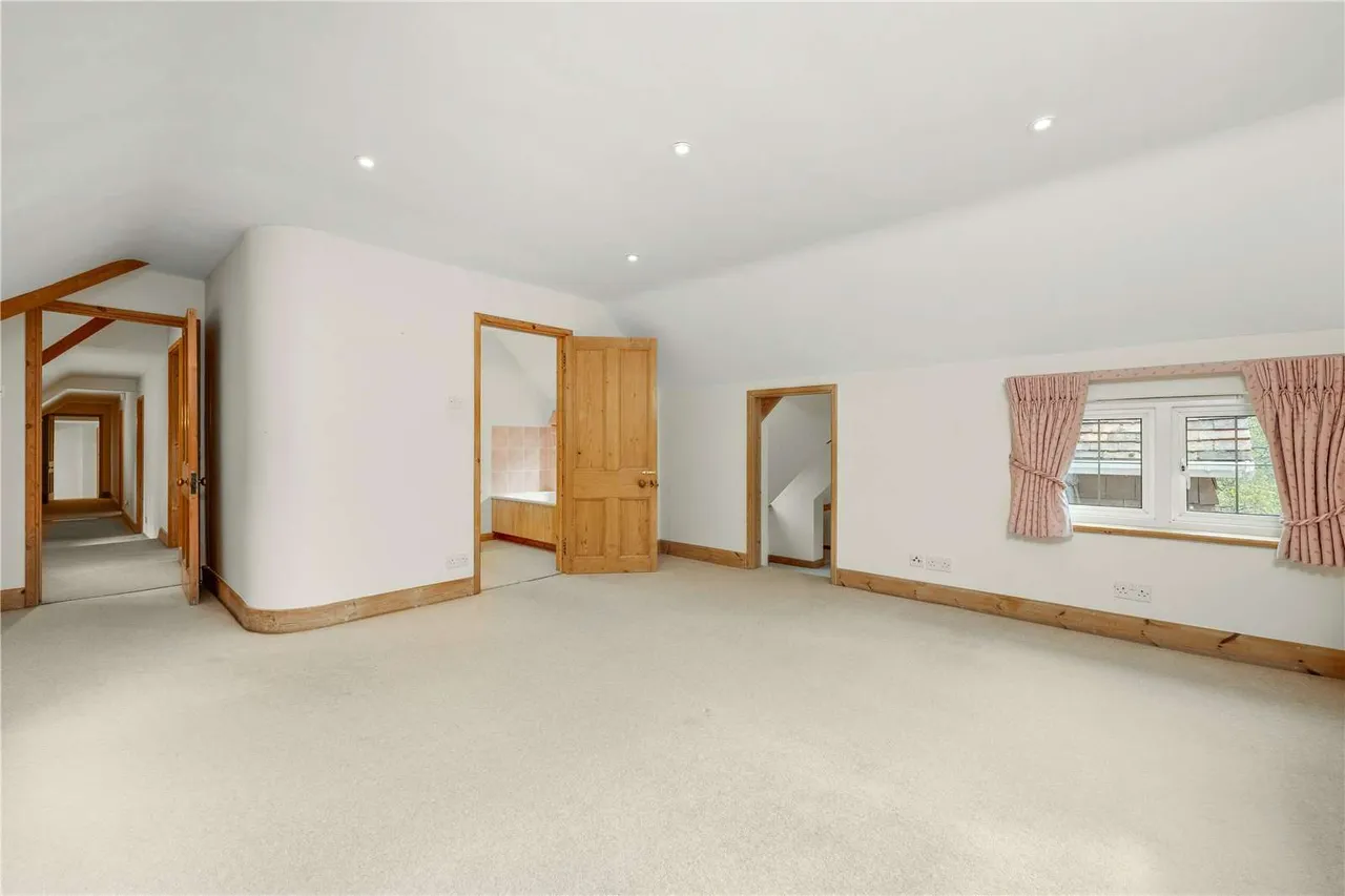 Whitmead Lane, Tilford, GU10, photo 17