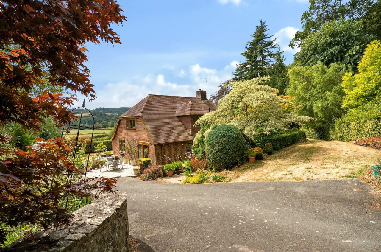 Meifod, Powys, photo 56