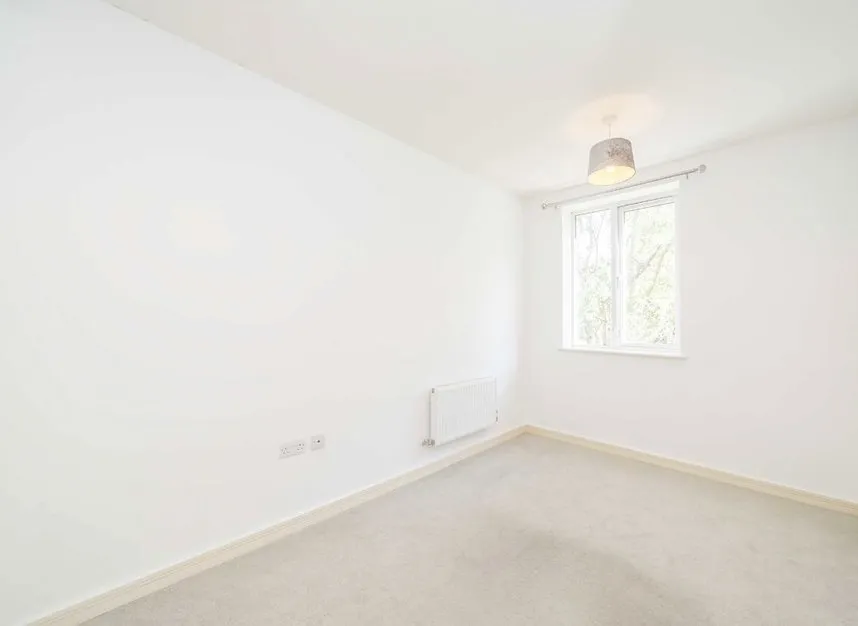High Street, Feltham, TW13, photo 5