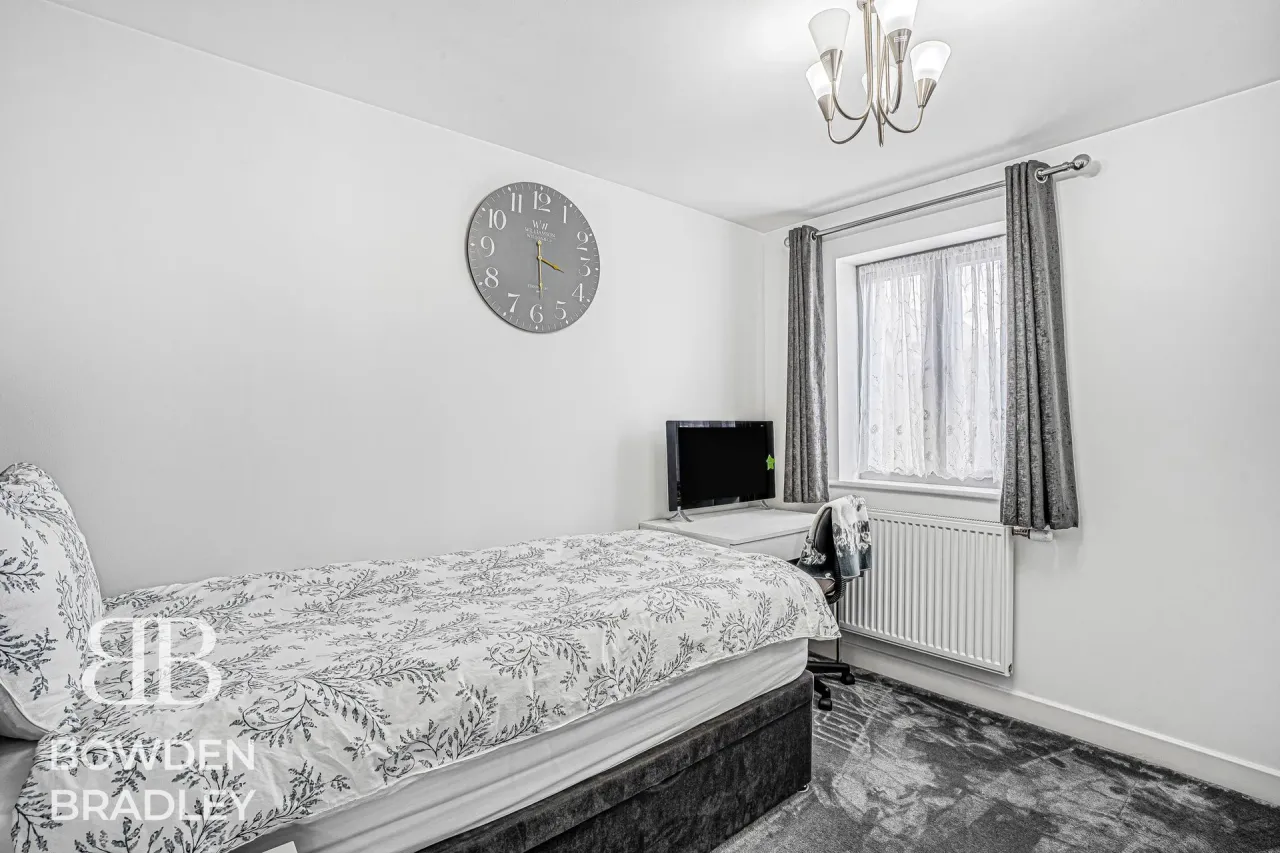 New Mossford Way, Barkingside, IG6, photo 30