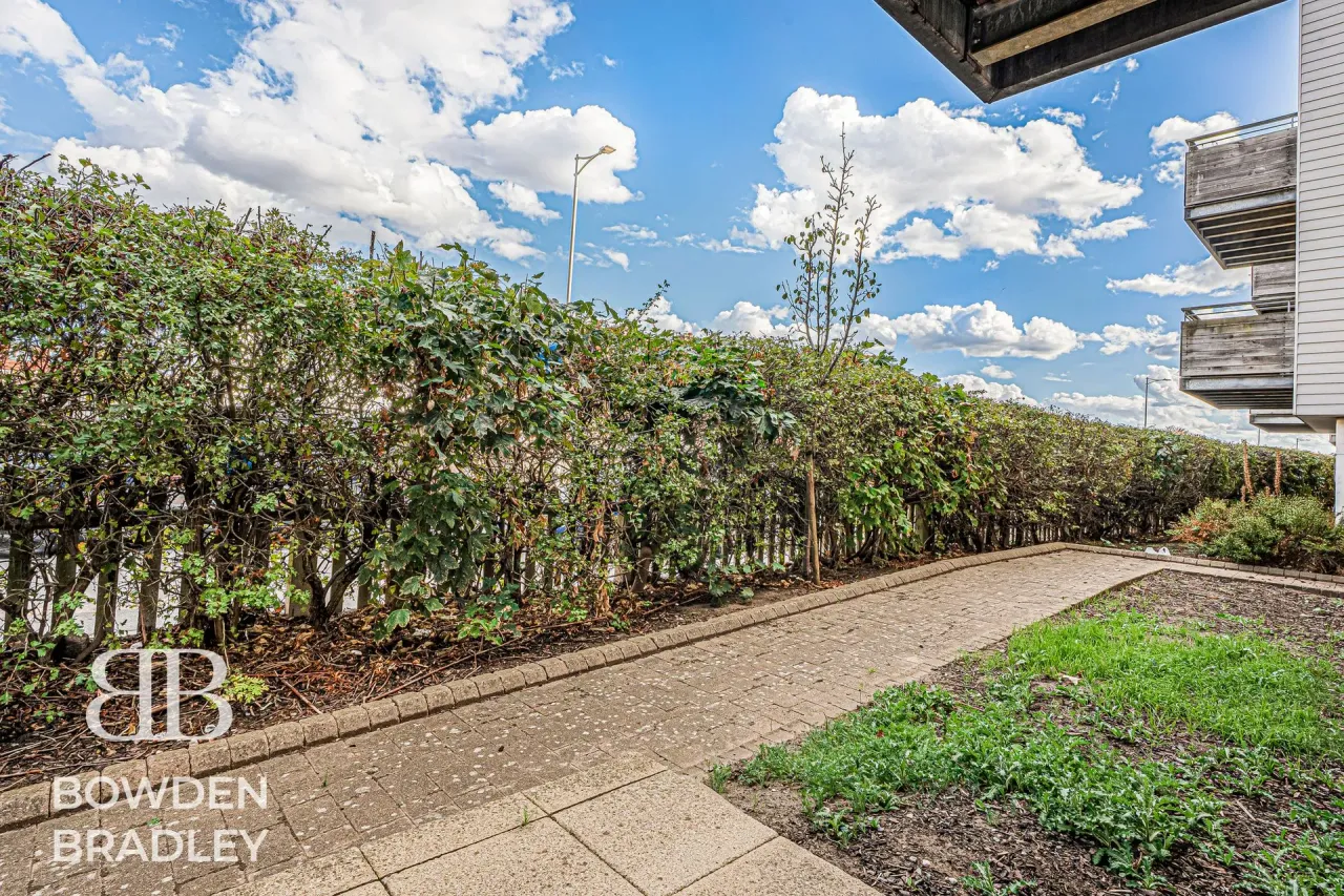 New Mossford Way, Barkingside, IG6, photo 33