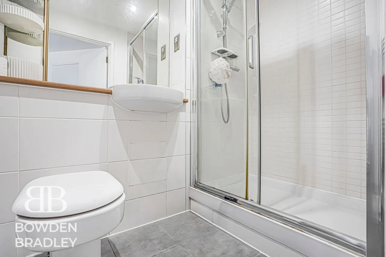 New Mossford Way, Barkingside, IG6, photo 31