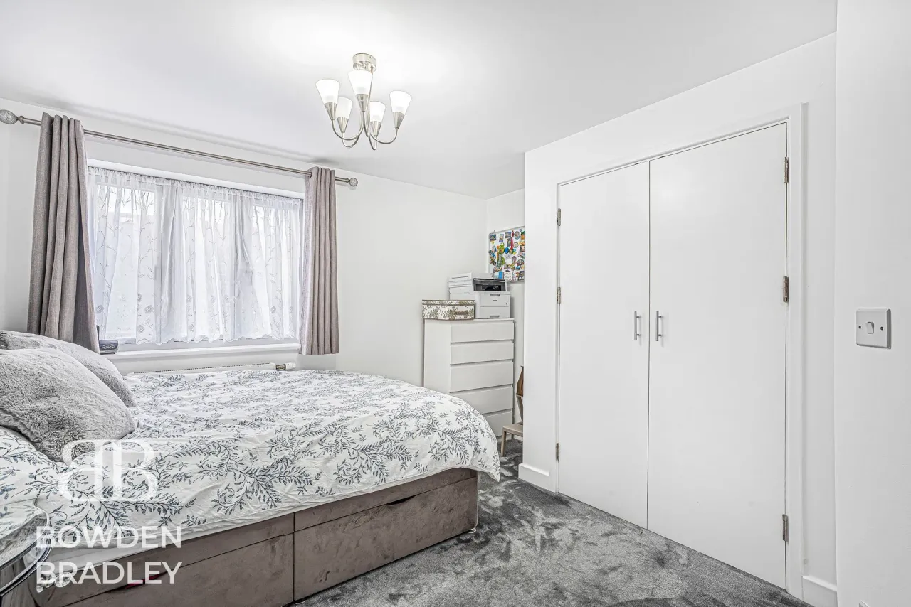 New Mossford Way, Barkingside, IG6, photo 10