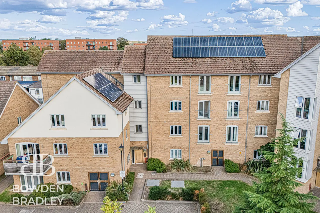 New Mossford Way, Barkingside, IG6, photo 38