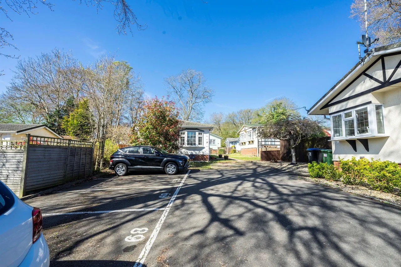 Chesham Road, Wigginton, HP23, photo 15