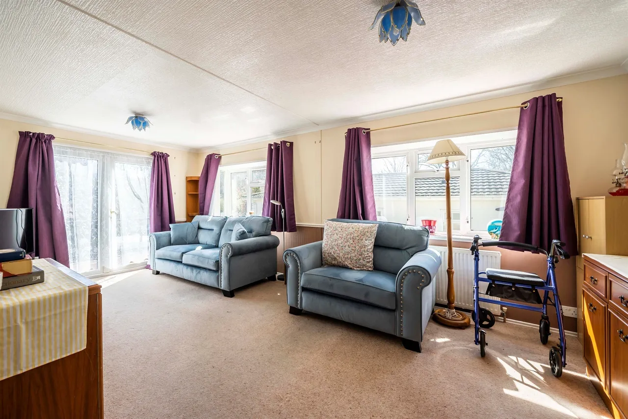 Chesham Road, Wigginton, HP23, photo 6