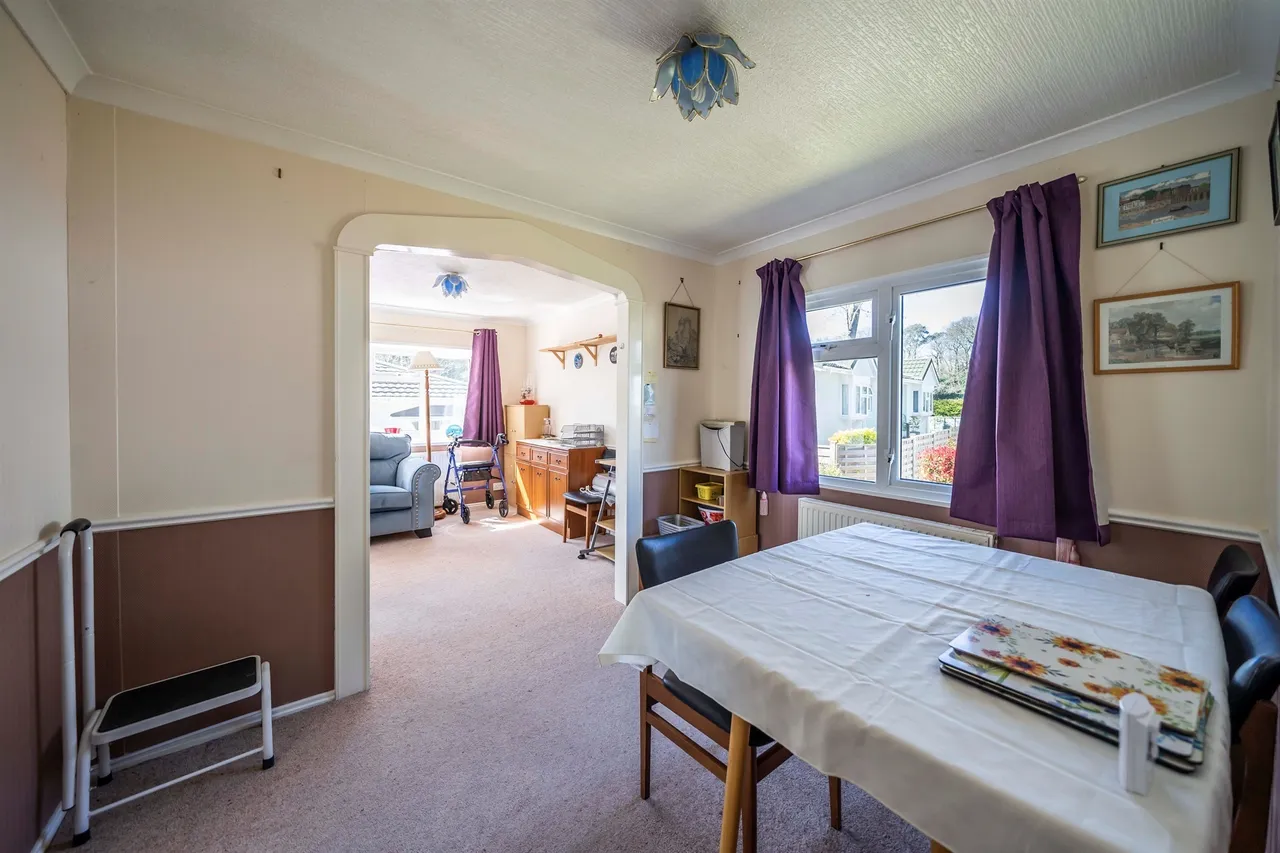 Chesham Road, Wigginton, HP23, photo 5