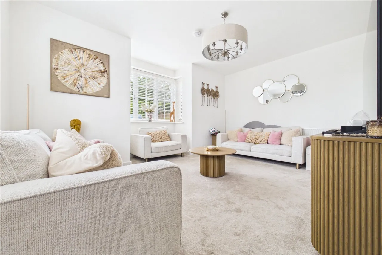 Josephine Crescent, Burghfield Common, RG7, photo 2