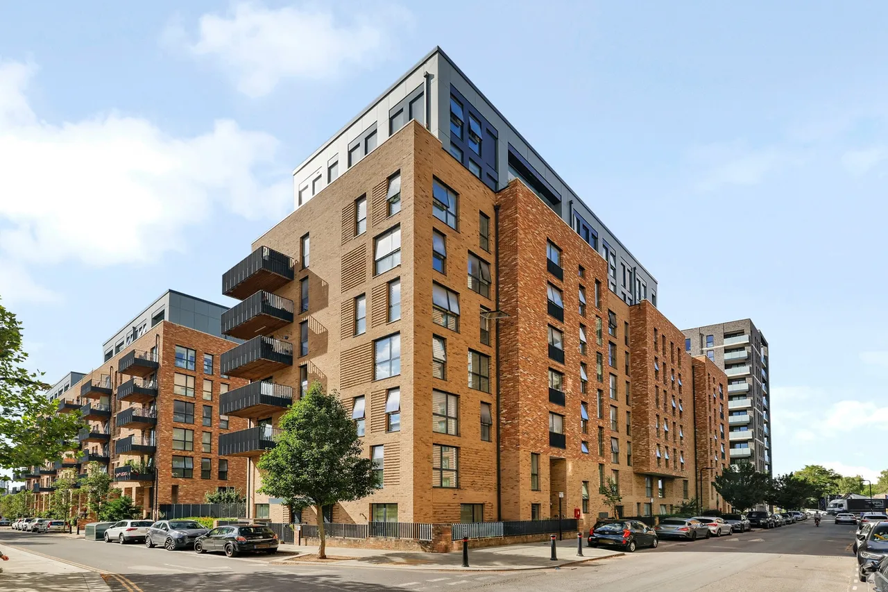 1 bed property for sale, Osborne Road, London, W3