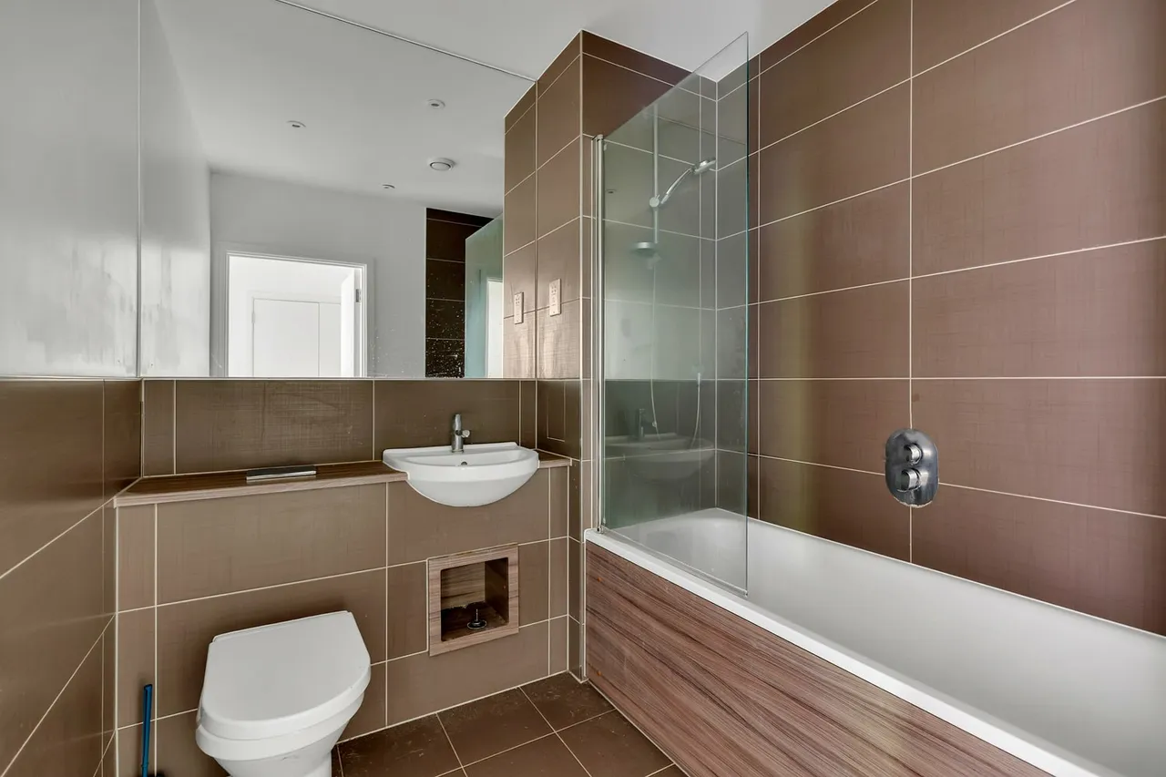 Osborne Road, London, W3, photo 10