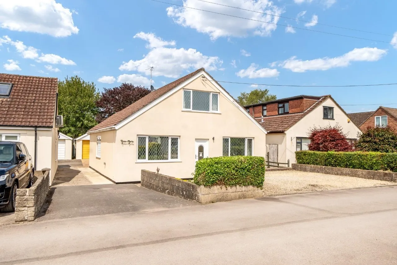 3 bed house for sale, Narles Road, Cambridge, GL2