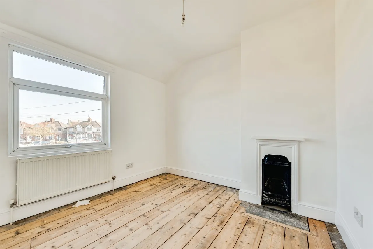Ferndale Road, Swindon, SN2, photo 12