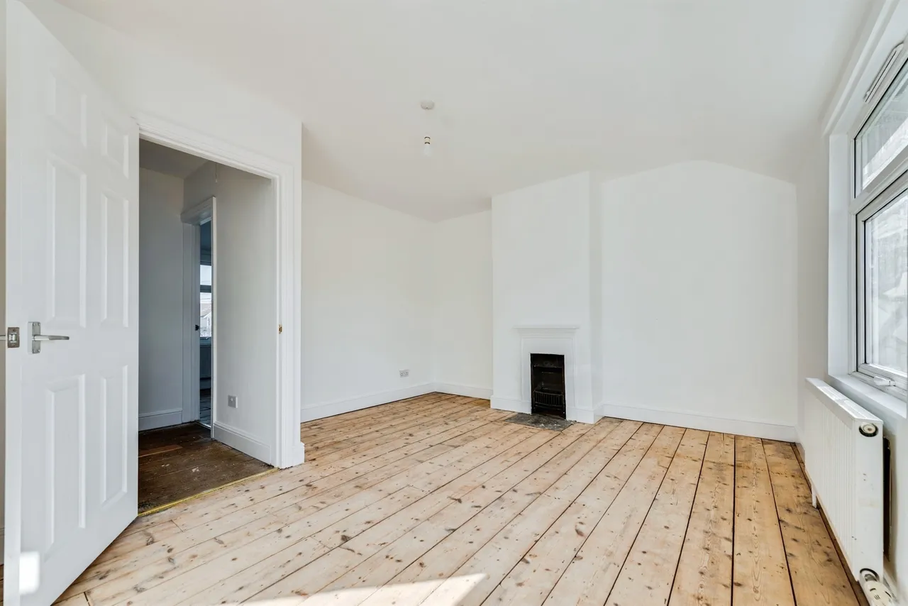 Ferndale Road, Swindon, SN2, photo 9
