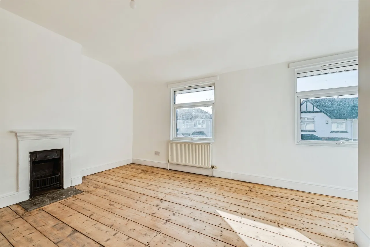 Ferndale Road, Swindon, SN2, photo 11