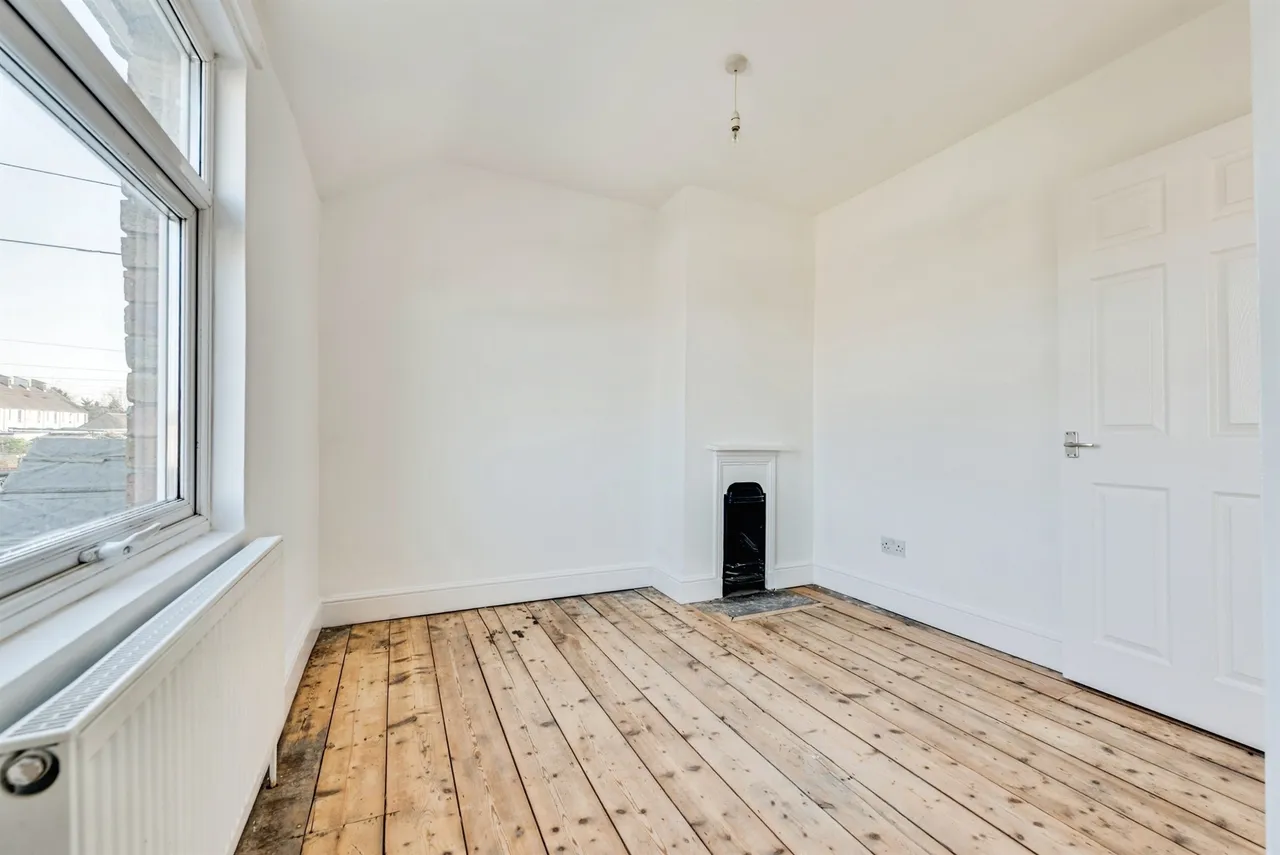 Ferndale Road, Swindon, SN2, photo 13
