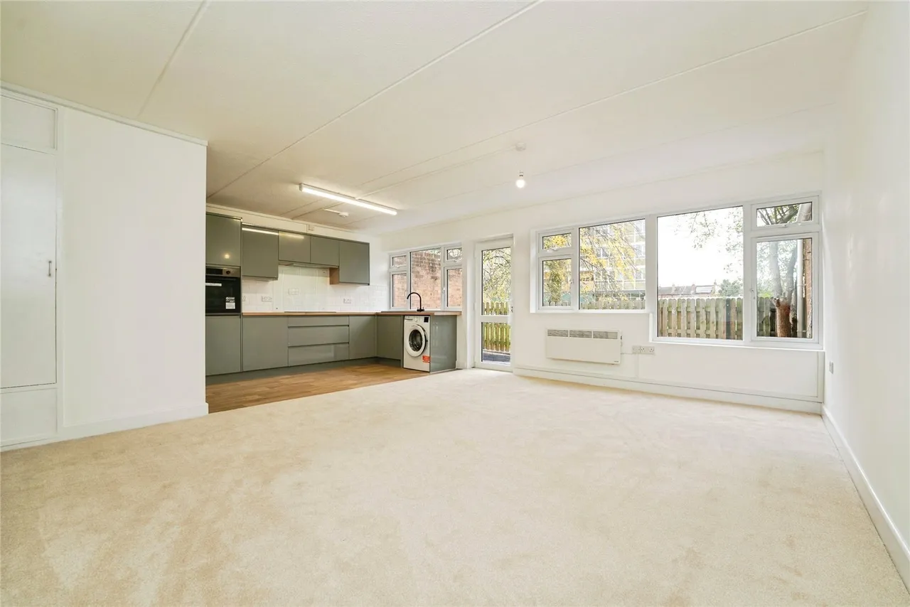 Columbia Close, Gloucester, Gloucestershire, GL1, photo 3