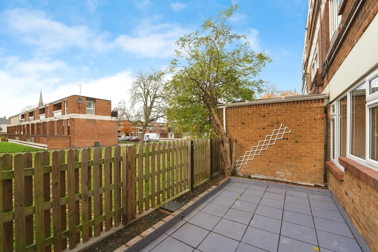 Columbia Close, Gloucester, Gloucestershire, GL1, photo 11