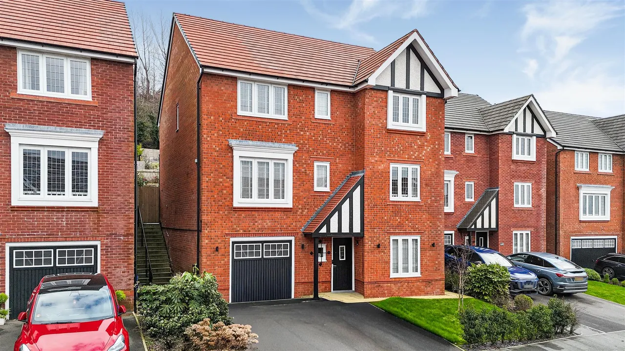 Fletcher Close, Ramsbottom, Lancashire, BL0 0FU, photo 4