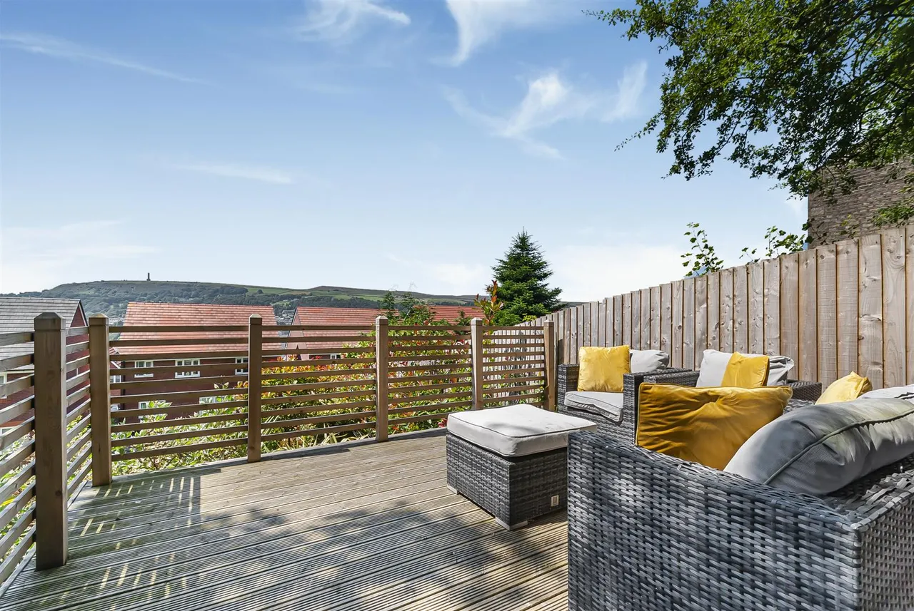 Fletcher Close, Ramsbottom, Lancashire, BL0 0FU, photo 2
