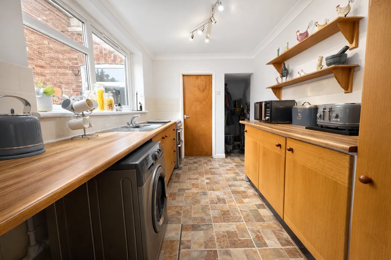 Wellingborough Road, Earls Barton, Northampton, NN6 0JS, photo 10