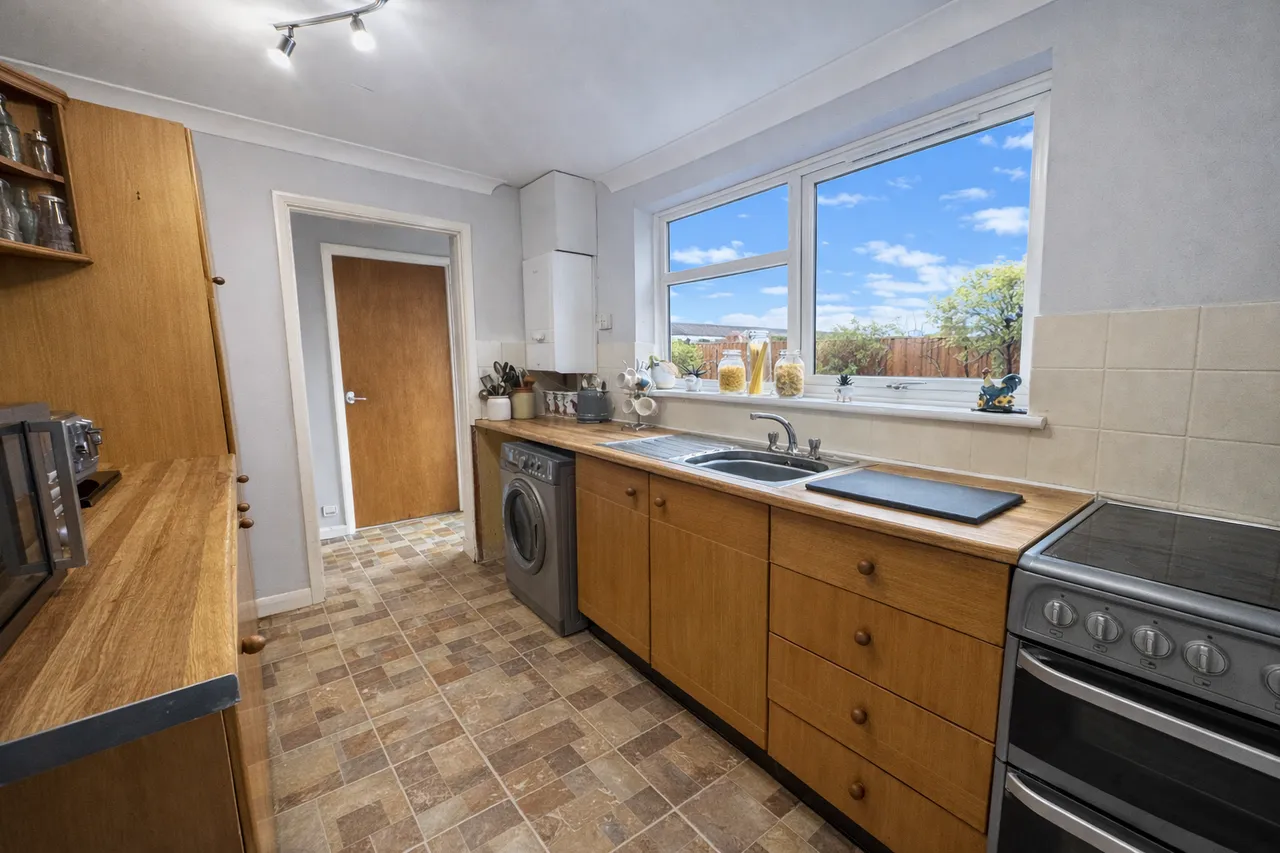 Wellingborough Road, Earls Barton, Northampton, NN6 0JS, photo 9